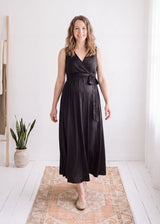 Adjustable Sleeveless Nursing Wrap Dress