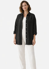 Oversized Boyfriend Linen Button-Down Shirt in Linen in Black — on model