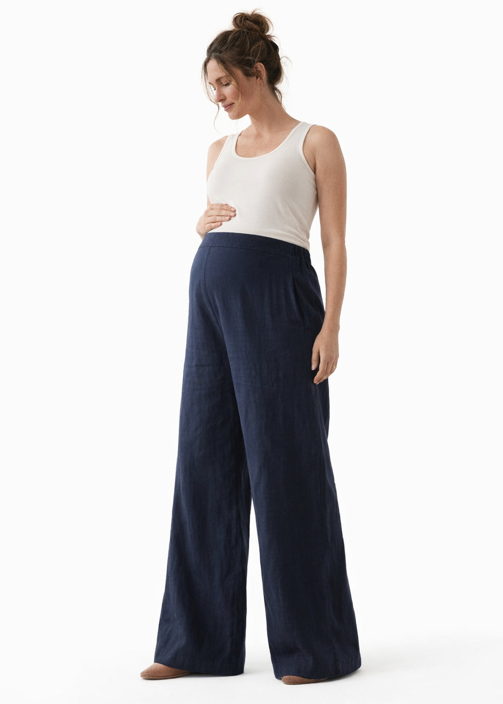 Wide-Leg Shirred-Back Pull-On Linen Trousers in Linen in Navy — on model