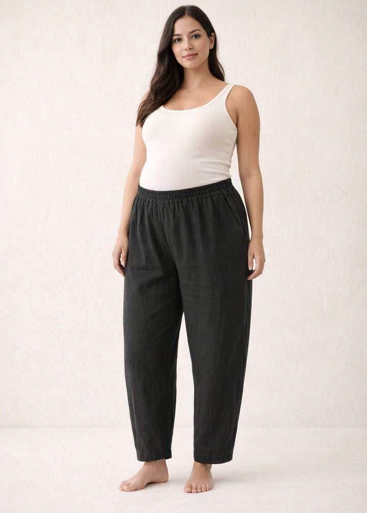 Linen Barrel Maternity Trouser in Black — on model