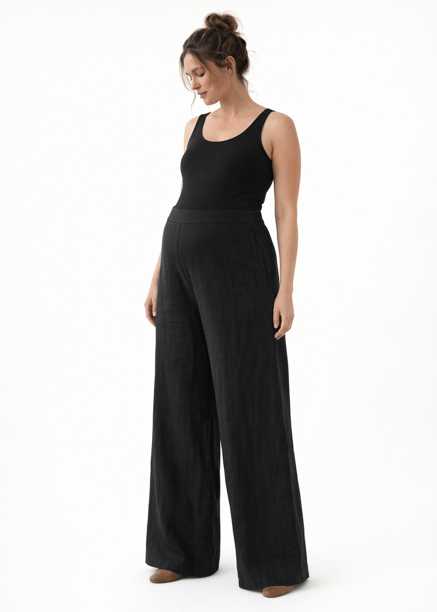 Wide-Leg Shirred-Back Pull-On Linen Trousers in Linen in Black — on model
